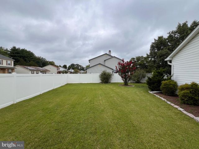 8 ROSE TER, Newark, DE 19702