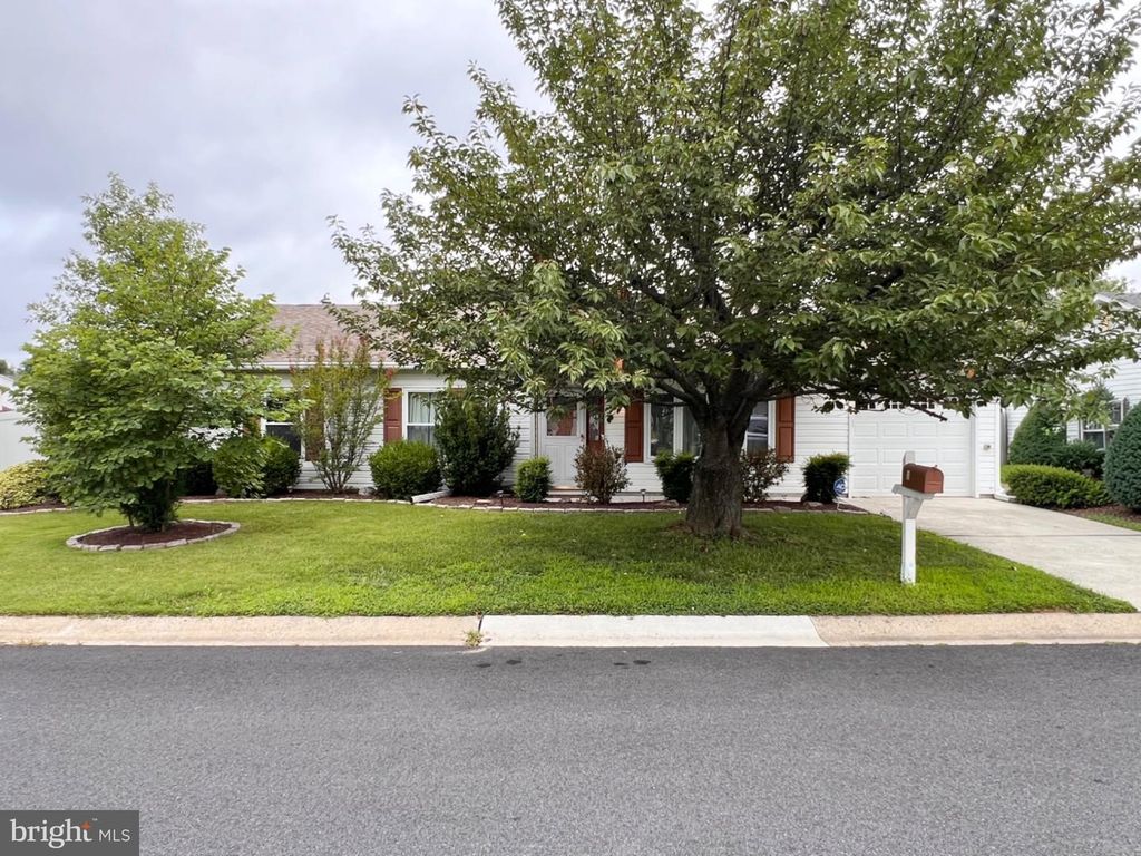 8 ROSE TER, Newark, DE 19702