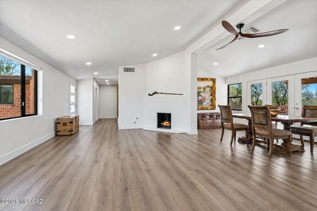 7041 E River Road, Tucson, AZ 85750