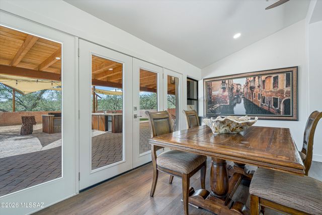 7041 E River Road, Tucson, AZ 85750