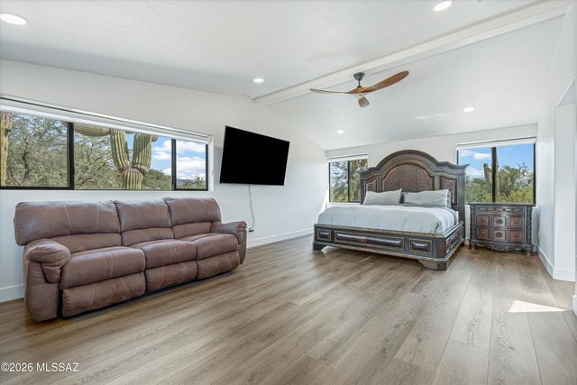 7041 E River Road, Tucson, AZ 85750