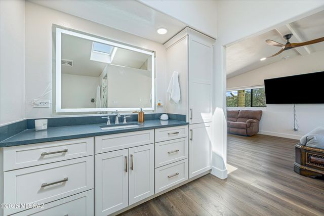 7041 E River Road, Tucson, AZ 85750
