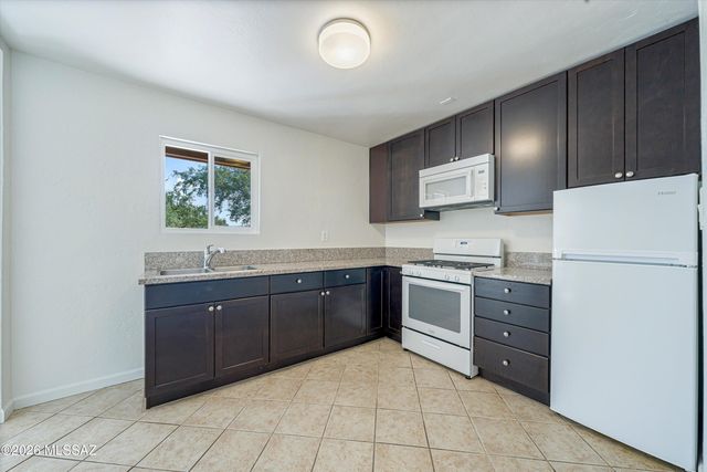 7041 E River Road, Tucson, AZ 85750