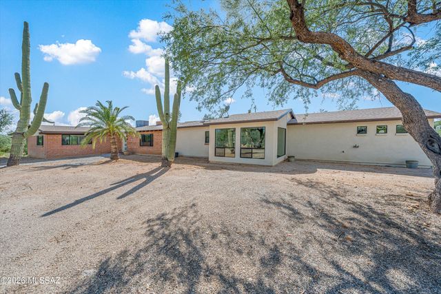 7041 E River Road, Tucson, AZ 85750