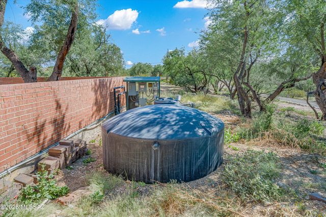 7041 E River Road, Tucson, AZ 85750