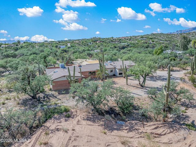 7041 E River Road, Tucson, AZ 85750