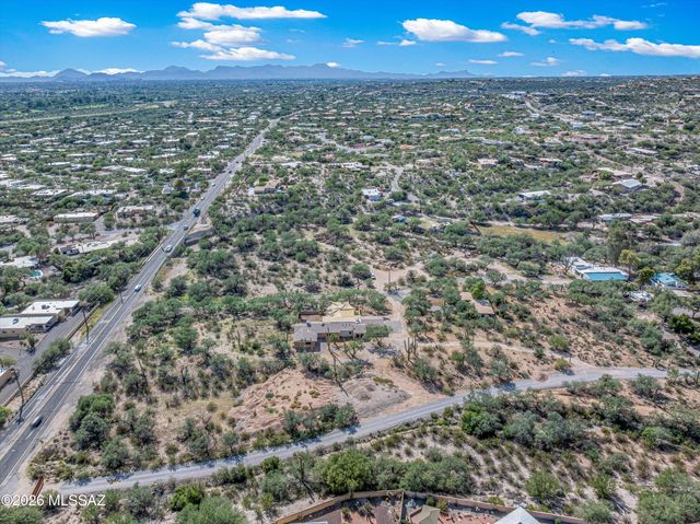7041 E River Road, Tucson, AZ 85750