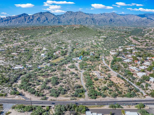 7041 E River Road, Tucson, AZ 85750
