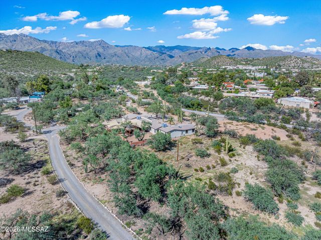 7041 E River Road, Tucson, AZ 85750