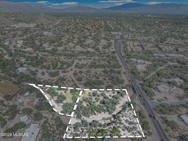 7041 E River Road, Tucson, AZ 85750