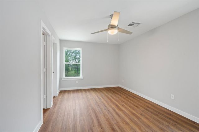 7804 Crestview Drive B, Houston, TX 77028