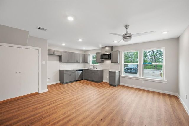 7804 Crestview Drive B, Houston, TX 77028