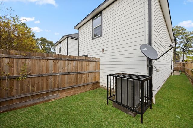 7804 Crestview Drive B, Houston, TX 77028