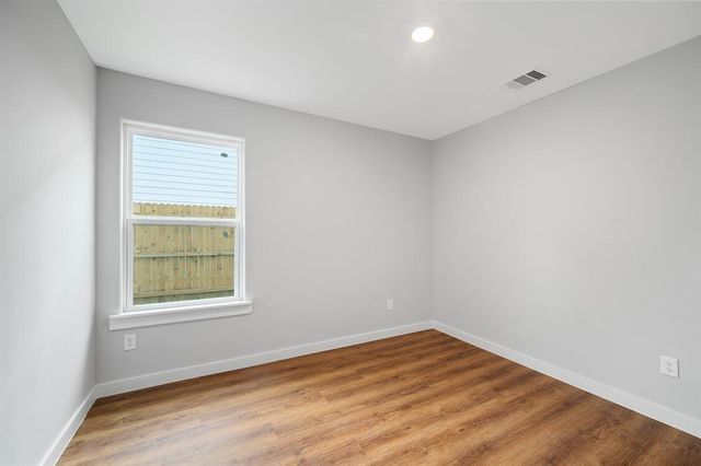 7804 Crestview Drive B, Houston, TX 77028