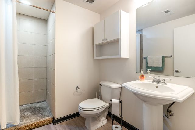 700 Church St Apt 208, Nashville, TN 37203