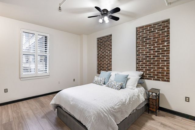 700 Church St Apt 208, Nashville, TN 37203