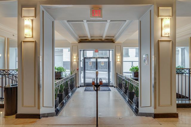 700 Church St Apt 208, Nashville, TN 37203