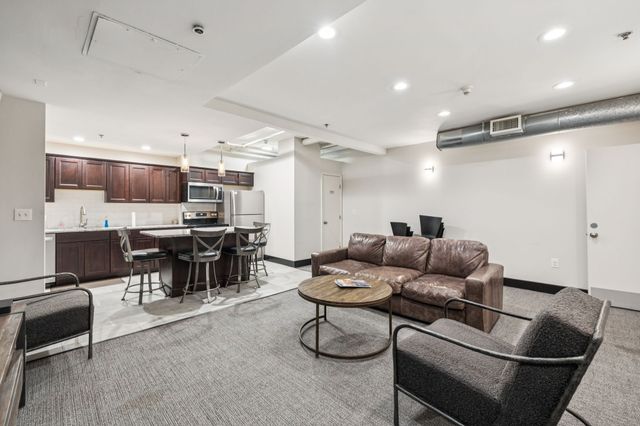 700 Church St Apt 208, Nashville, TN 37203