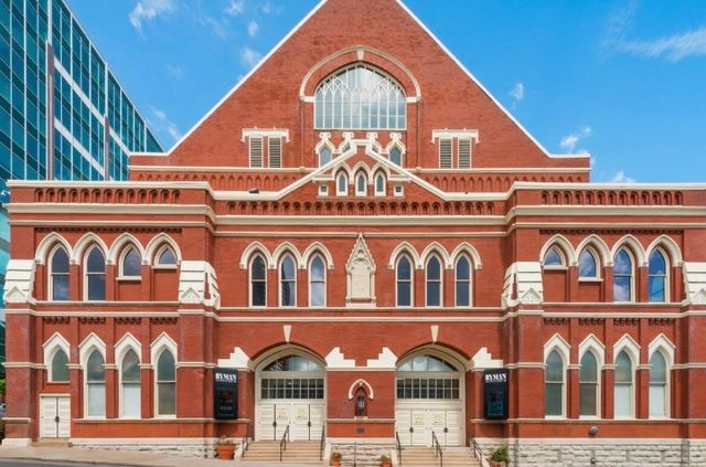 700 Church St Apt 208, Nashville, TN 37203