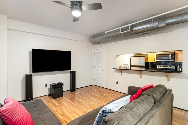 700 Church St Apt 208, Nashville, TN 37203