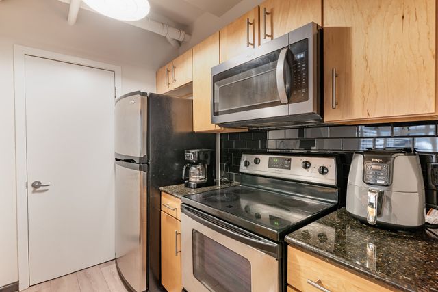 700 Church St Apt 208, Nashville, TN 37203