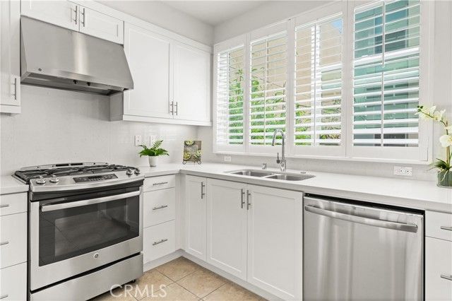 1533 Sullivan Avenue, Costa Mesa, CA 92627