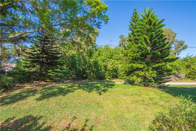 422 Del Monte Road, Sebastian, FL 32958