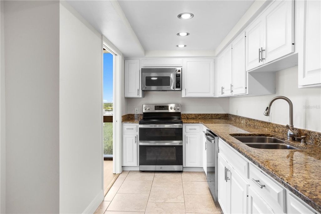 Image 22 of property listing at 3301 BAYSHORE BOULEVARD 1101E, Tampa, FL 33629