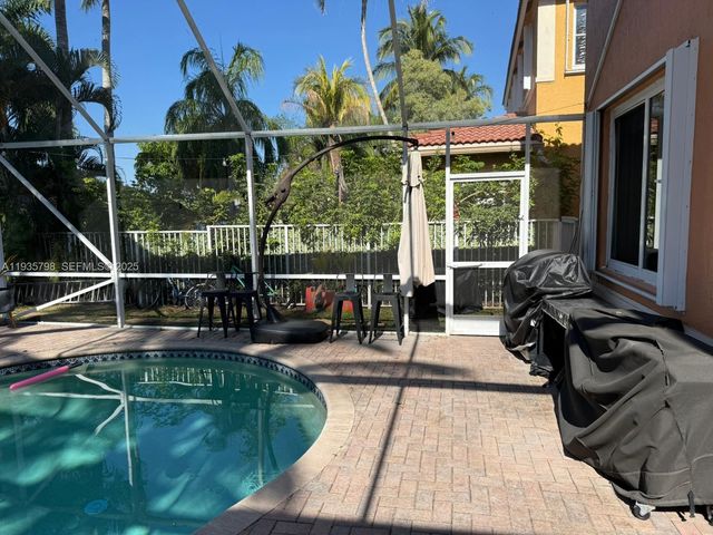 1463 Banyan Way, Weston, FL 33327