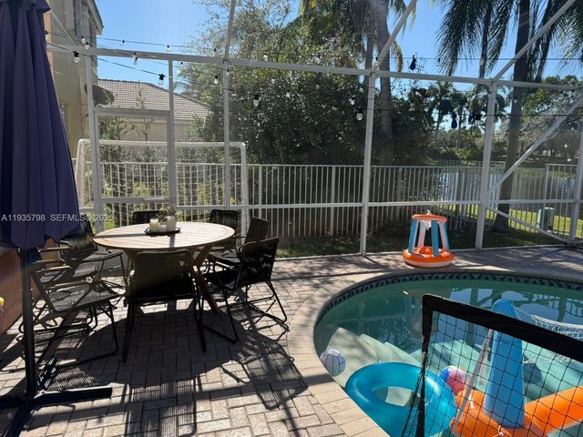 1463 Banyan Way, Weston, FL 33327