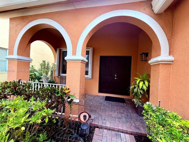 1463 Banyan Way, Weston, FL 33327