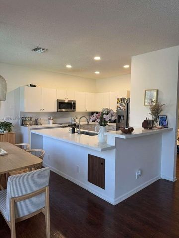 1463 Banyan Way, Weston, FL 33327