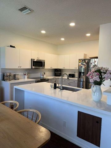 1463 Banyan Way, Weston, FL 33327