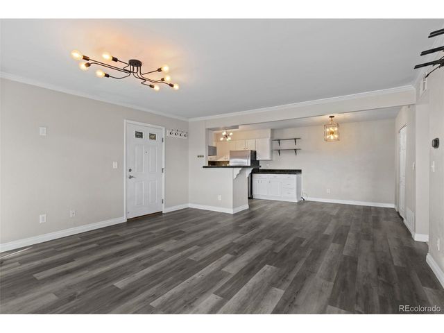 410 Zang St 2-106, Lakewood, CO 80228