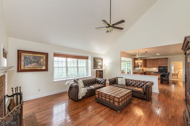 14 Vista Dr, Mount Olive Twp., NJ 07836