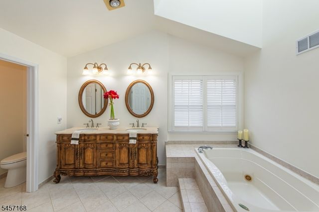 14 Vista Dr, Mount Olive Twp., NJ 07836