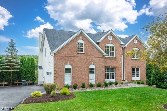 14 Vista Dr, Mount Olive Twp., NJ 07836