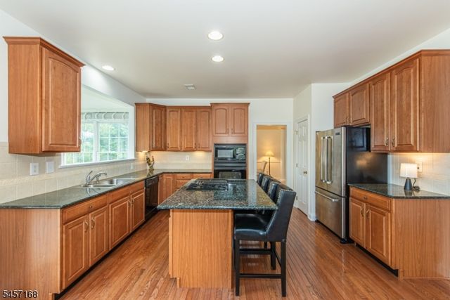 14 Vista Dr, Mount Olive Twp., NJ 07836