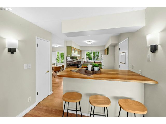 7202 Sw NEVADA Ter, Portland, OR 97219