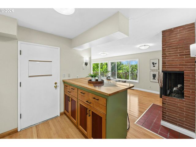 7202 Sw NEVADA Ter, Portland, OR 97219