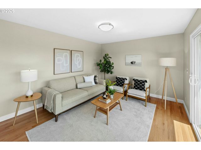 7202 Sw NEVADA Ter, Portland, OR 97219