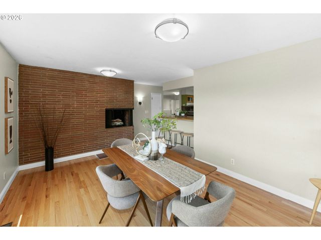 7202 Sw NEVADA Ter, Portland, OR 97219