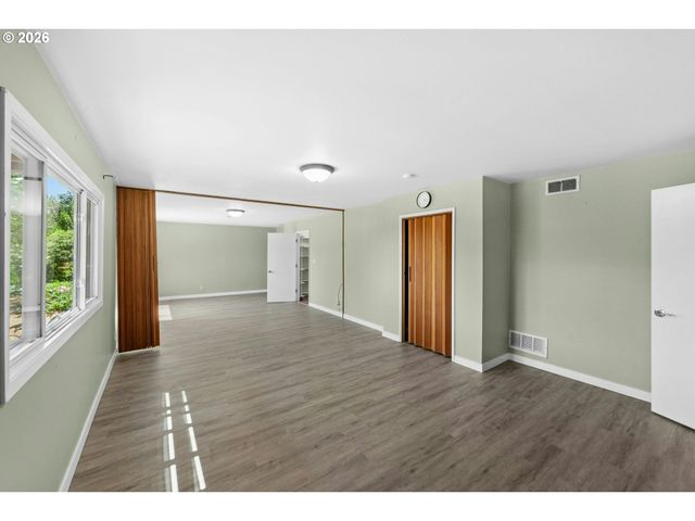 7202 Sw NEVADA Ter, Portland, OR 97219