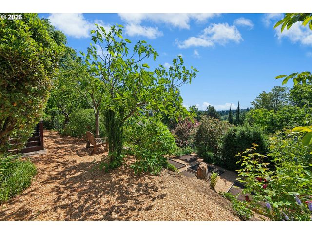 7202 Sw NEVADA Ter, Portland, OR 97219