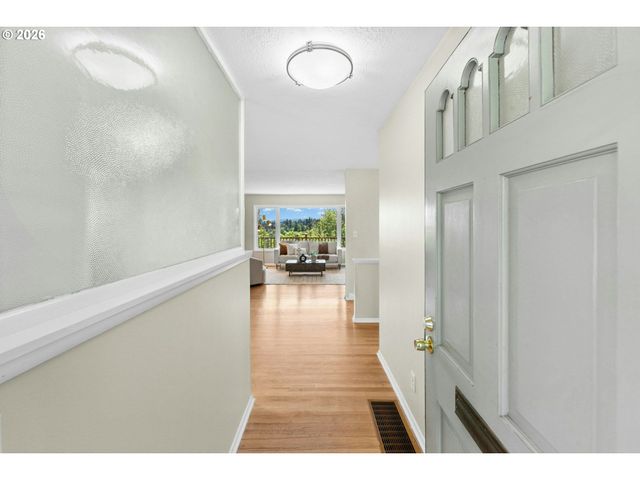 7202 Sw NEVADA Ter, Portland, OR 97219