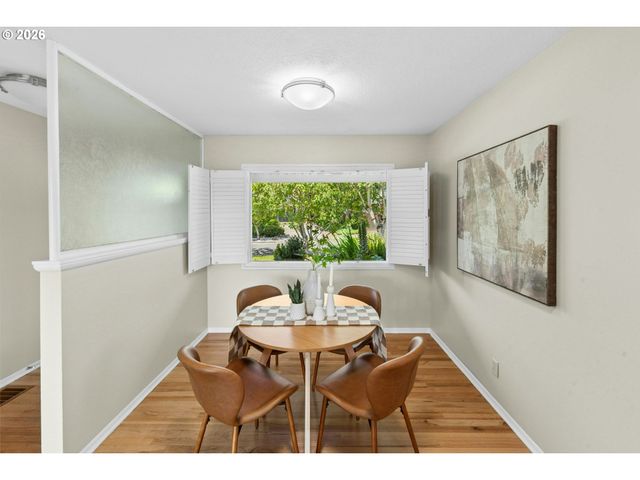 7202 Sw NEVADA Ter, Portland, OR 97219
