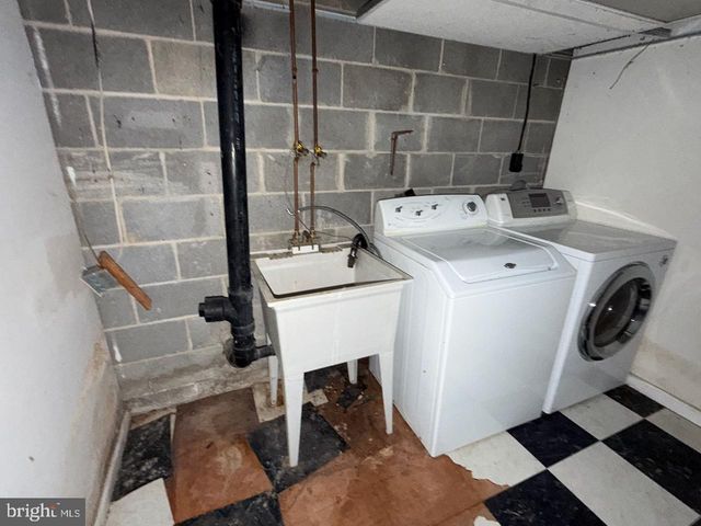 15 DOGWOOD DELL, Coatesville, PA 19320