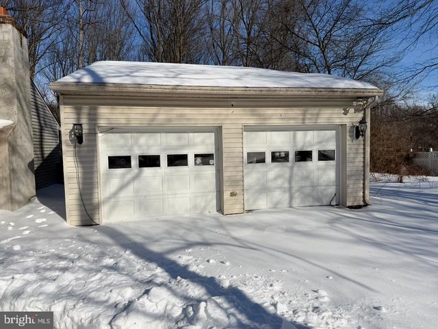 15 DOGWOOD DELL, Coatesville, PA 19320