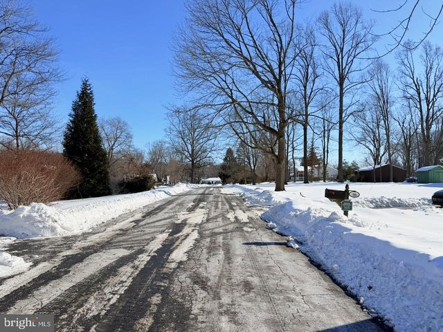 15 DOGWOOD DELL, Coatesville, PA 19320