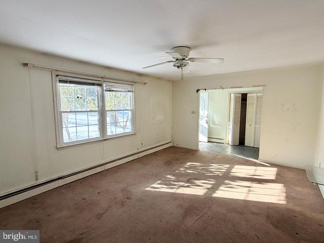 15 DOGWOOD DELL, Coatesville, PA 19320